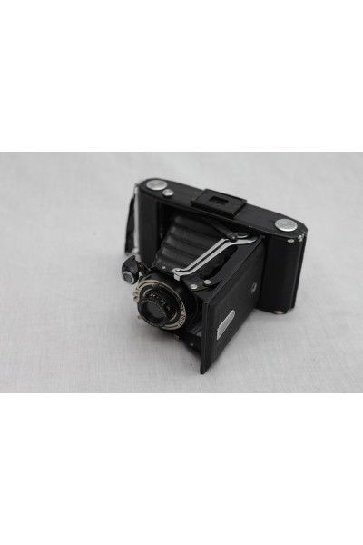 Folding Zeiss-Ikon 6x9 Camera